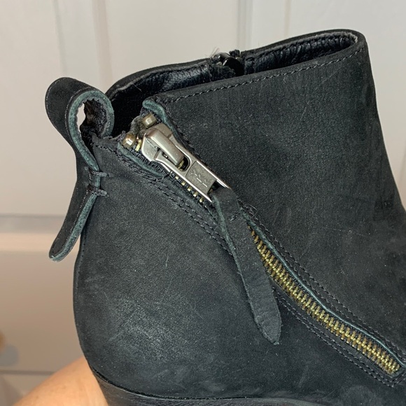 Steve Madden Black Ankle Booties Faux suede Size 7 Brand New - Picture 8 of 15